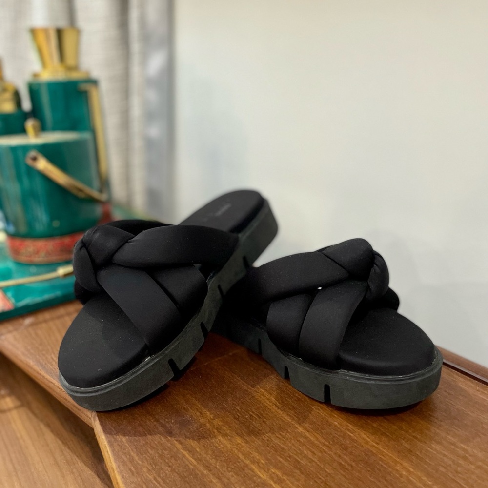 NWT Twist Knot Chunky Platform Padded Mules